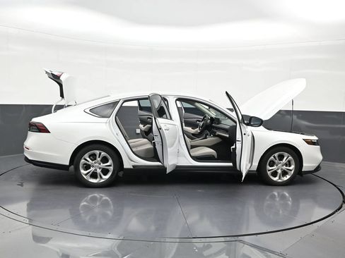 Used 2023 Honda Accord LX image 32