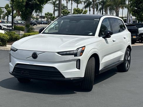 New 2026 Volvo EX90 Plus AWD/4WD image 3