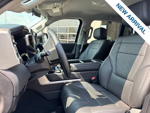 Used 2024 Toyota Tundra Limited AWD/4WD image 16