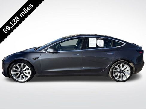 Used 2018 Tesla Model 3 image 2