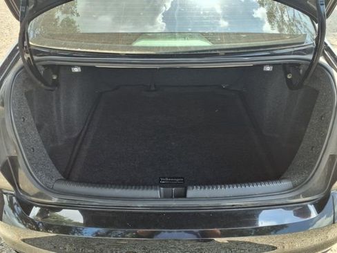 Used 2017 Volkswagen Jetta S image 10