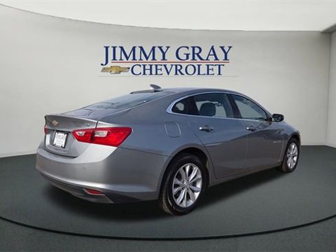 Used 2024 Chevrolet Malibu LT image 3