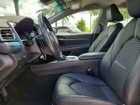 Used 2023 Toyota Camry SE FWD image 16