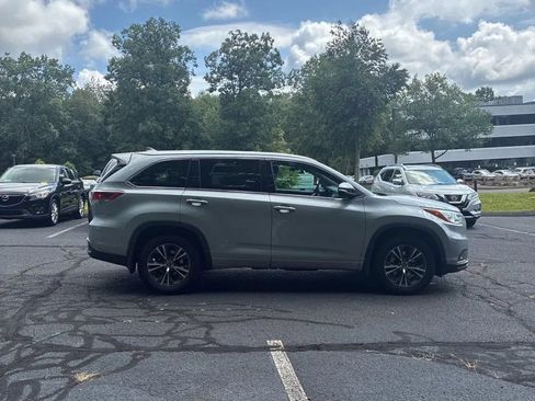 Used 2016 Toyota Highlander XLE AWD/4WD image 10