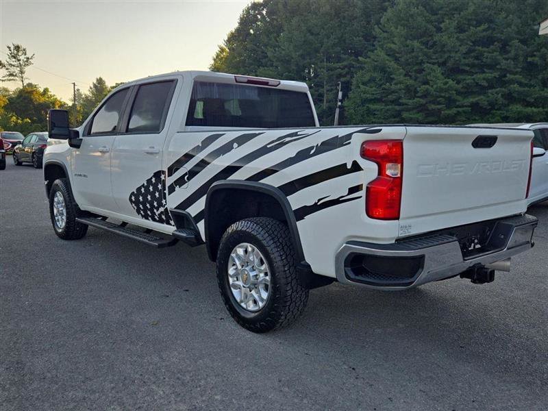 Used 2023 Chevrolet Silverado 2500 LT w/ Convenience Package AWD/4WD image 3