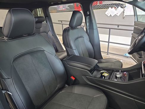 New 2026 Jeep Grand Cherokee Altitude AWD/4WD image 10