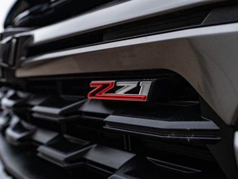 Used 2022 Chevrolet Colorado Z71 AWD/4WD image 18