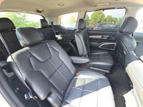 Used 2022 Kia Telluride EX w/ EX Premium Package FWD image 14