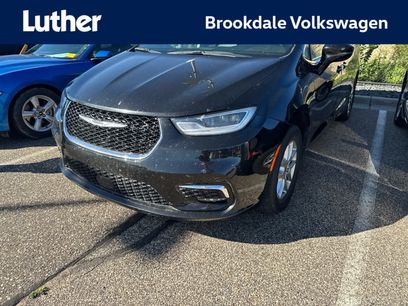 Used 2024 Chrysler Pacifica Touring-L