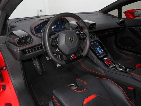 Used 2020 Lamborghini Huracan EVO RWD image 12