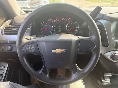 Used 2015 Chevrolet Suburban 2WD image 10