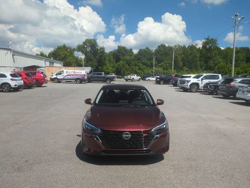 Used 2024 Nissan Sentra SV FWD image 2