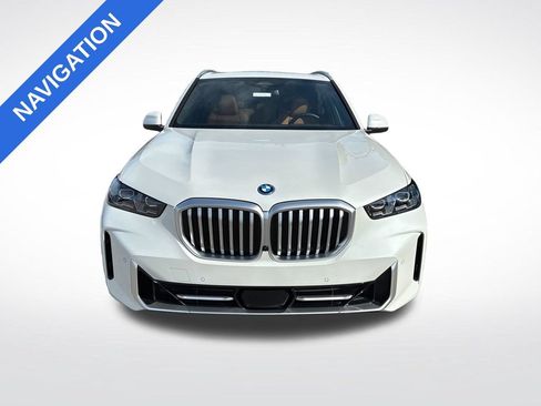 Used 2026 BMW X5 xDrive50e w/ Premium Package AWD/4WD image 9