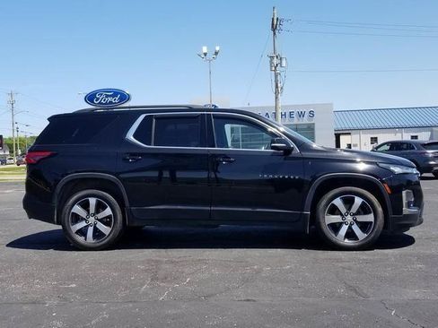 Used 2023 Chevrolet Traverse LT w/ LT Premium Package AWD/4WD image 4