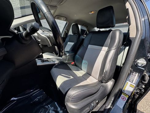 Used 2012 Toyota Camry SE FWD image 11