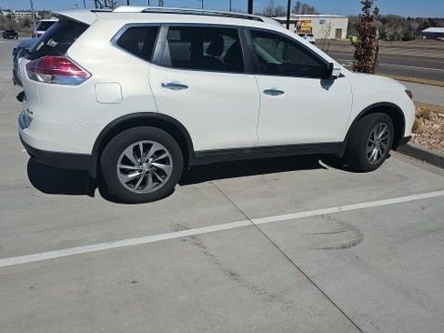 Used 2014 Nissan Rogue SL w/ SL Premium Package image 3