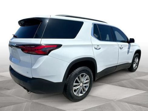 Used 2023 Chevrolet Traverse LT FWD image 8