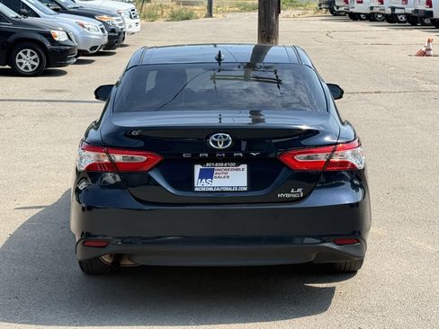 Used 2020 Toyota Camry LE w/ Carpet Mat Package FWD image 3