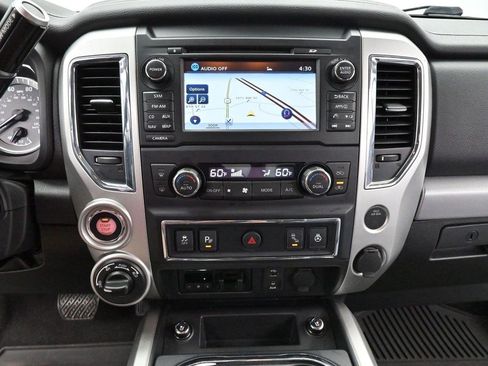 Used 2018 Nissan Titan PRO-4X w/ Pro-4x Convenience Package AWD/4WD image 22
