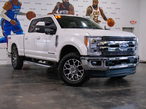 Used 2019 Ford F250 Lariat w/ Lariat Ultimate Package image 2