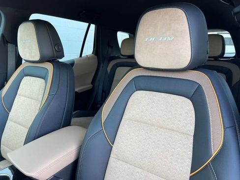 New 2026 Chevrolet Equinox ACTIV AWD/4WD image 12