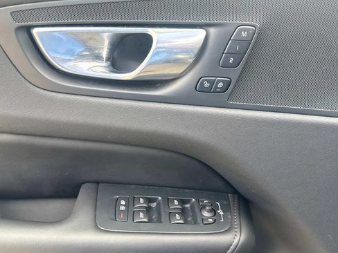 Certified 2025 Volvo XC60 B5 Plus AWD/4WD image 27