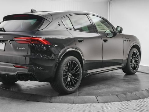New 2025 Maserati Grecale Modena image 9