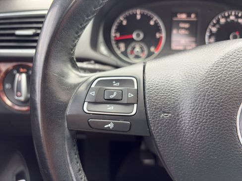 Used 2013 Volkswagen Passat TDI SEL Premium FWD image 28