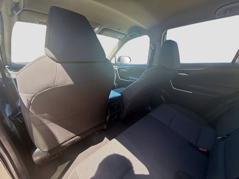 Used 2024 Toyota RAV4 XLE FWD image 22