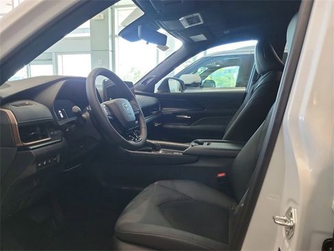 Used 2025 Toyota Grand Highlander MAX Platinum image 8