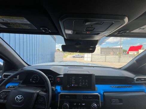 Used 2024 Toyota Tacoma TRD Sport RWD image 32