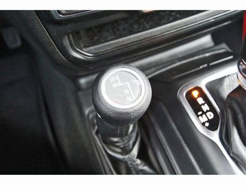 Used 2022 Jeep Wrangler Willys image 25