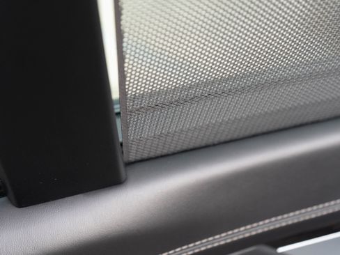 Used 2018 BMW 750i image 32