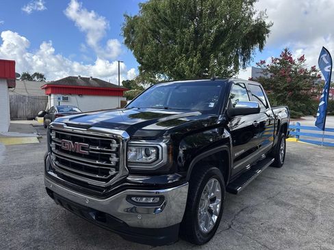 Used 2018 GMC Sierra 1500 SLT w/ SLT Premium Package AWD/4WD image 3