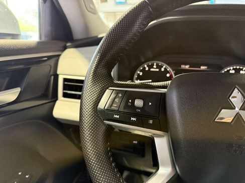 Used 2025 Mitsubishi Outlander Trail Edition image 13