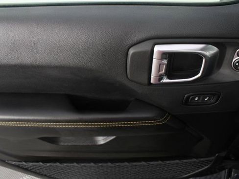 Used 2025 Jeep Wrangler Unlimited Sahara image 13