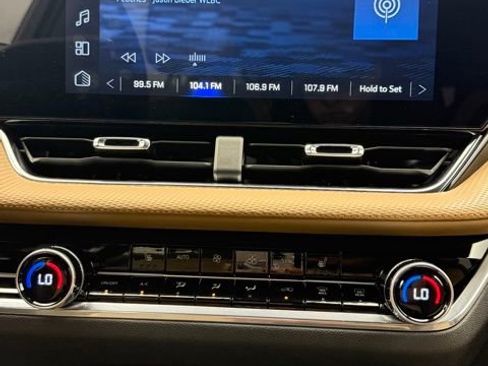 Used 2025 Chevrolet Equinox ACTIV image 45