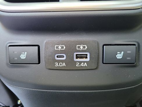 Used 2025 Subaru Outback Limited AWD/4WD image 15