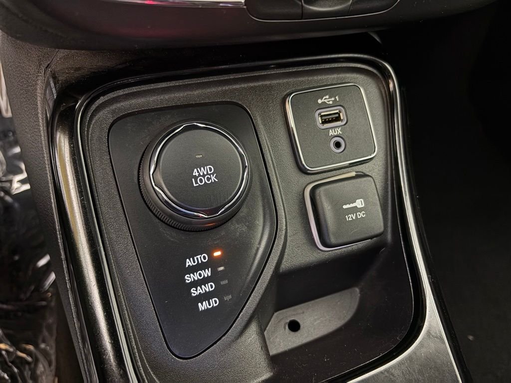 Used 2021 Jeep Compass Limited AWD/4WD image 29