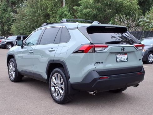 Used 2023 Toyota RAV4 XLE Premium FWD image 7