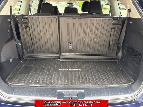 Used 2023 Toyota Highlander L FWD image 22