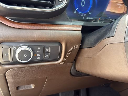 Used 2021 Ford Explorer King Ranch w/ Premium Technology Package RWD image 17