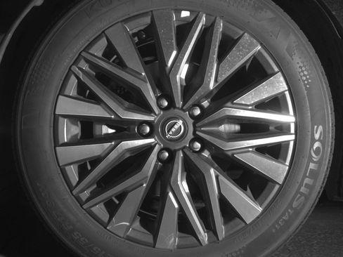 Used 2025 Nissan Altima 2.5 SV FWD image 12