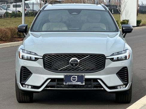 Used 2026 Volvo XC60 B5 Plus w/ Protection Package Premier AWD/4WD image 8
