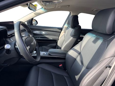 Used 2025 Genesis GV70 2.5T image 9