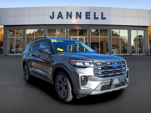 New 2026 Ford Explorer Active w/ Active Comfort Package image 3