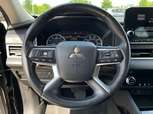 Used 2024 Mitsubishi Outlander SE AWD/4WD image 13