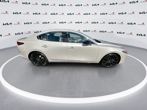 Used 2022 MAZDA MAZDA3 s image 9