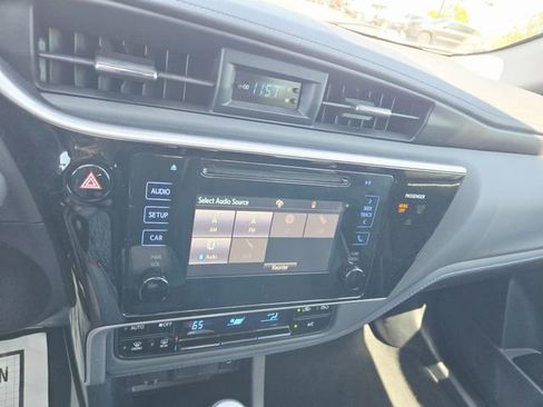 Used 2017 Toyota Corolla SE image 22