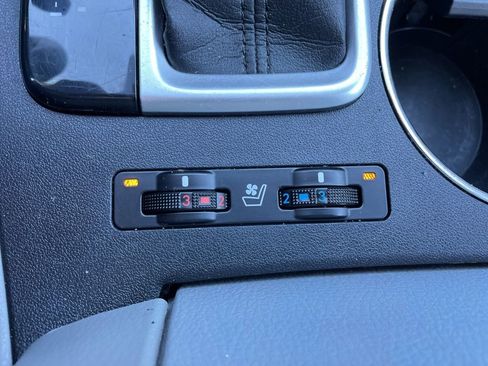 Used 2016 Toyota Highlander Limited image 22